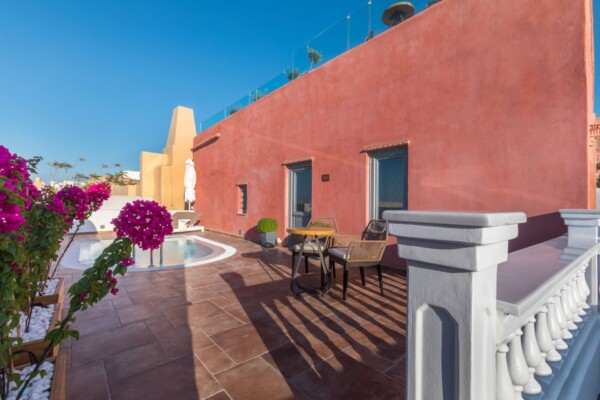 Deluxe 301 Terrace (2)
