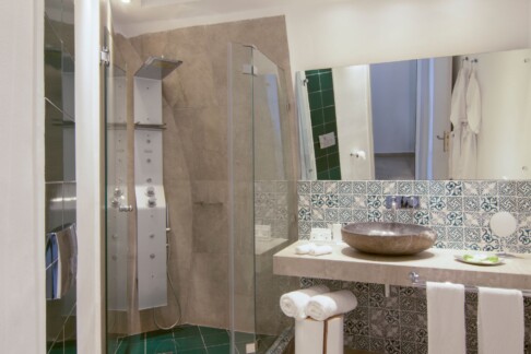 Pure Bathroom I