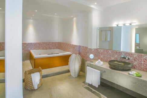 Absolute 12 Bathroom