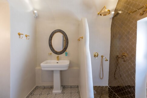 Belvedere 302 Bathroom (2)