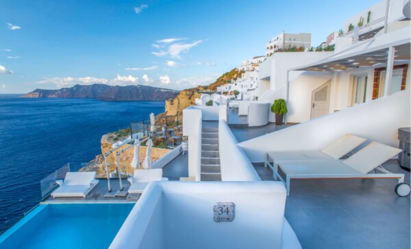 5 star hotels in santorini