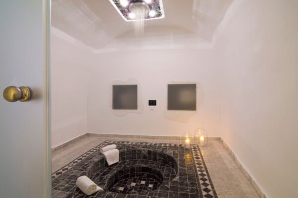 Honeymoon Bath