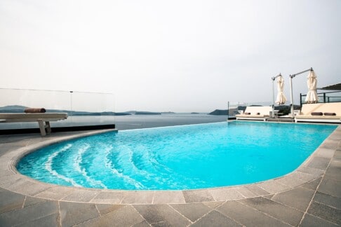 Infinity Pool (2)