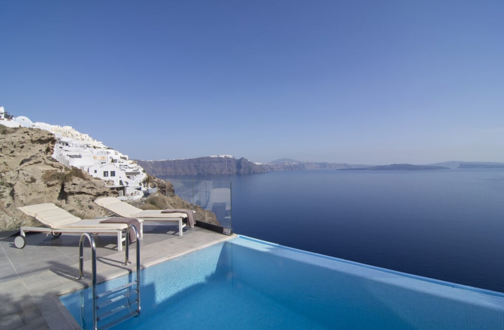 santorini infinity pool suites