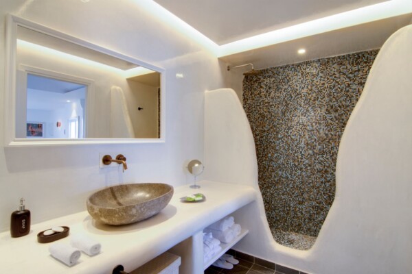 Legend Suite Bathroom