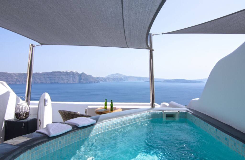 Suite in Santorini with Volcano View