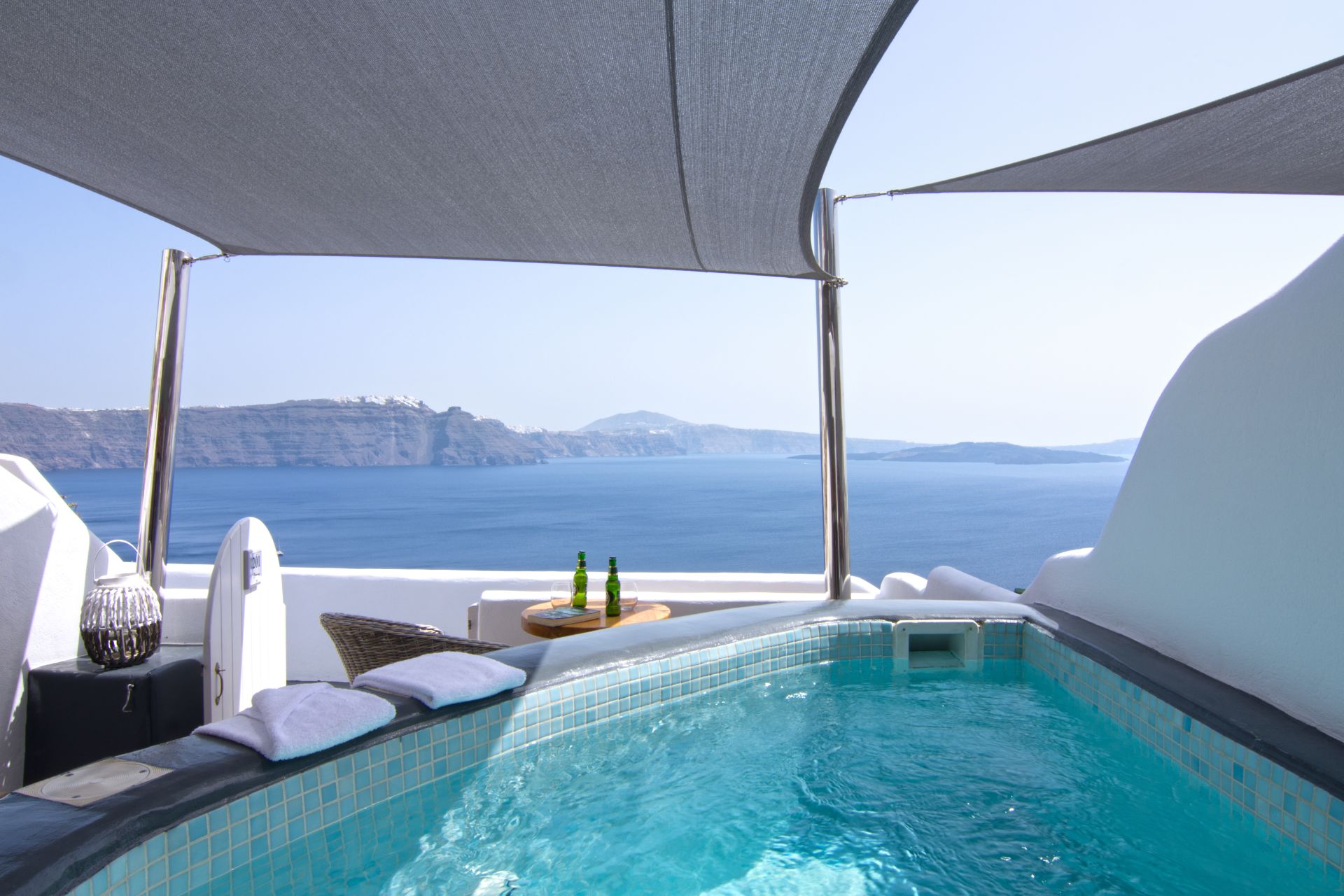 Suite in Santorini with Volcano View