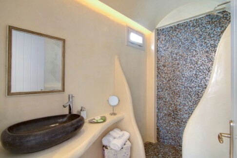 Maisonette Bathroom (2)