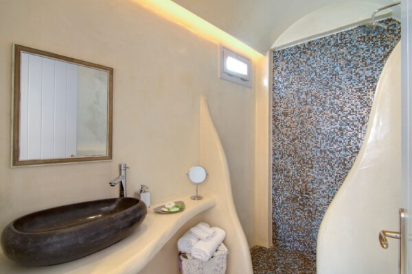 Maisonette Bathroom (2)