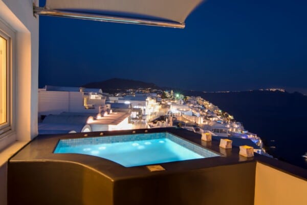 Maisonette Night Vew Jacuzzi