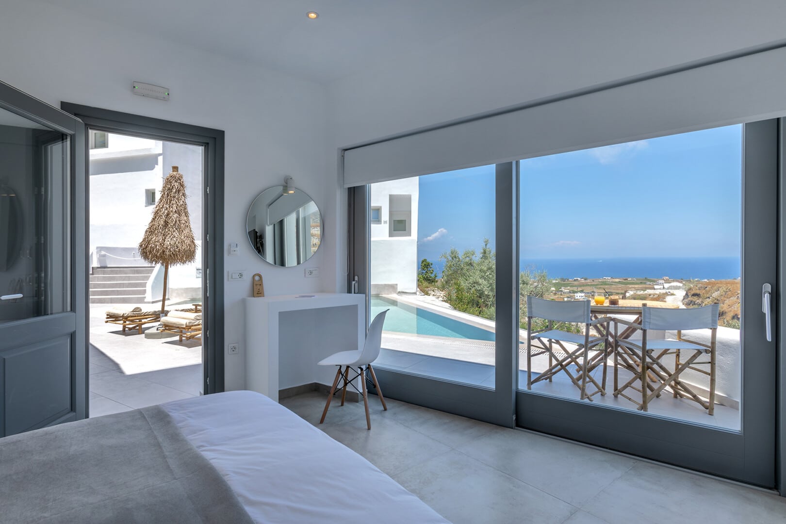 Santorini private pool rooms