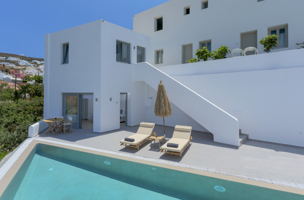 Private Pool Room wimming pool