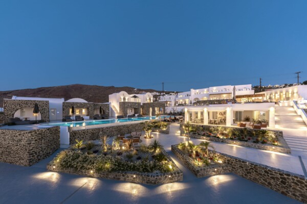 Exterior 4