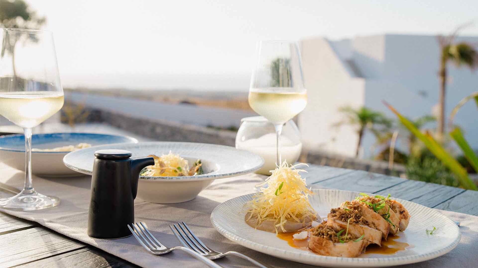 Food and drink experiences you can only live in Santorini and in Secret Hotels