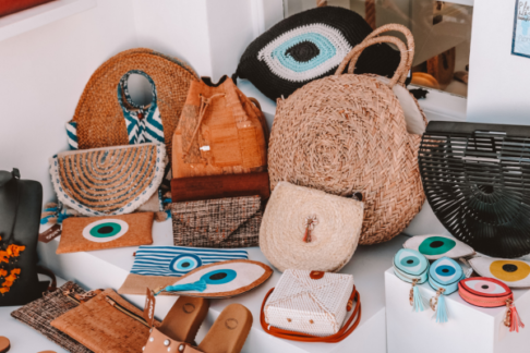 Immerse Yourself in the Enchanting Shopping Haven of Oia: Unveiling